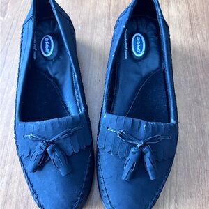 Dr. Scholl's black leather loafers with tassels.